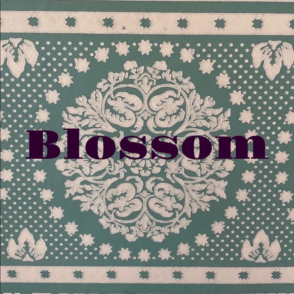 Meet your Posher! - Picture 1 of 2